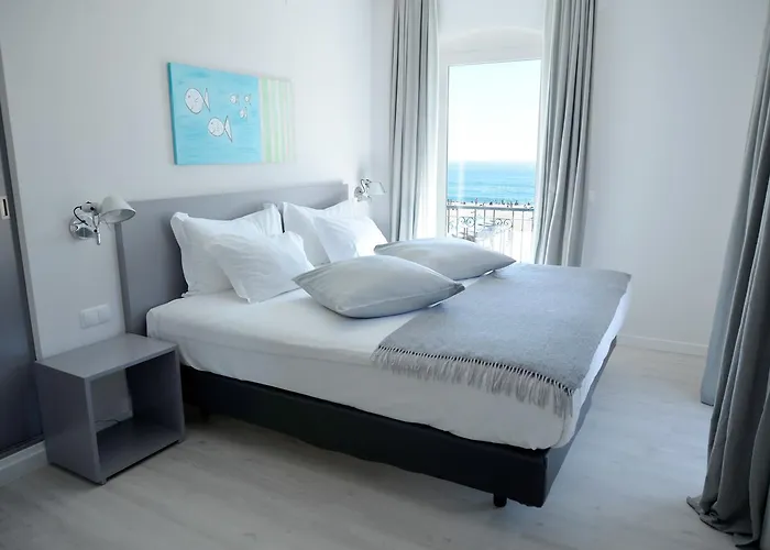 Mar Bravo מלון נאזרה